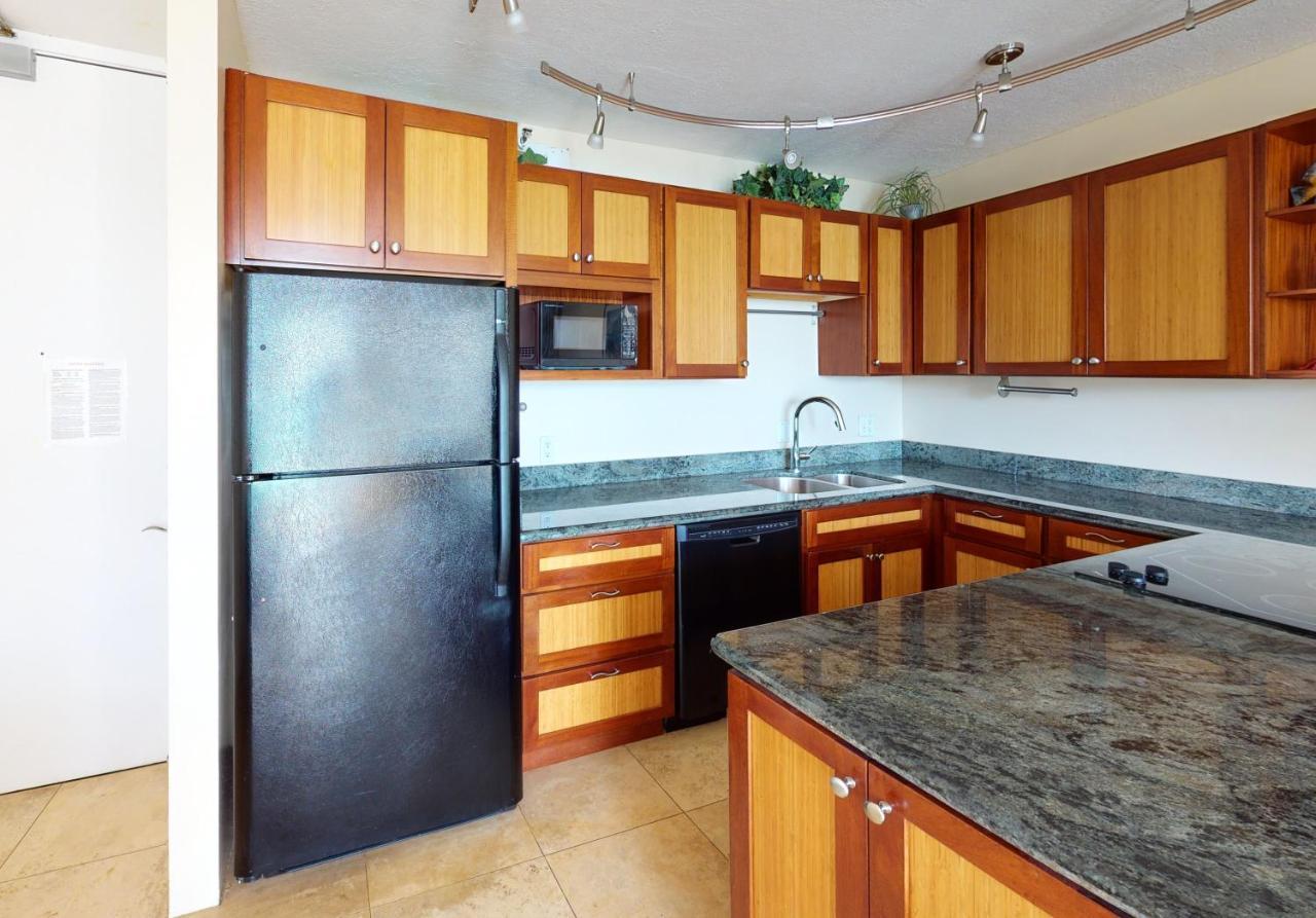 Sea View Condos At The Waikiki Banyan - Free Parking! Honolulu Ngoại thất bức ảnh
