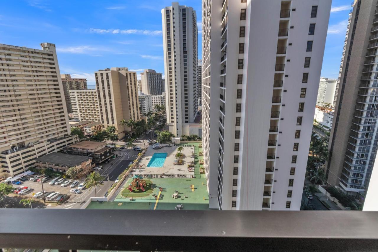 Sea View Condos At The Waikiki Banyan - Free Parking! Honolulu Ngoại thất bức ảnh