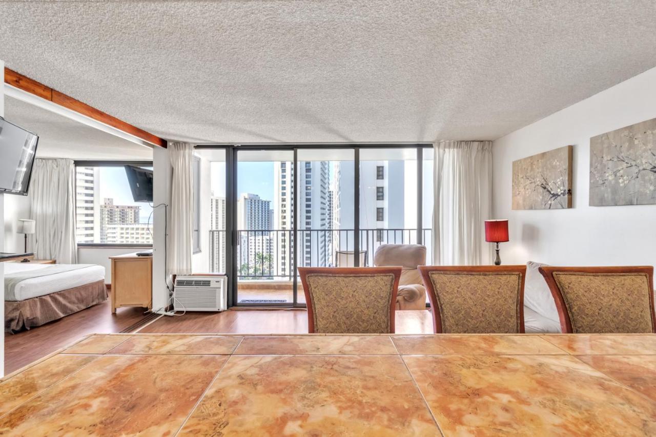 Sea View Condos At The Waikiki Banyan - Free Parking! Honolulu Ngoại thất bức ảnh