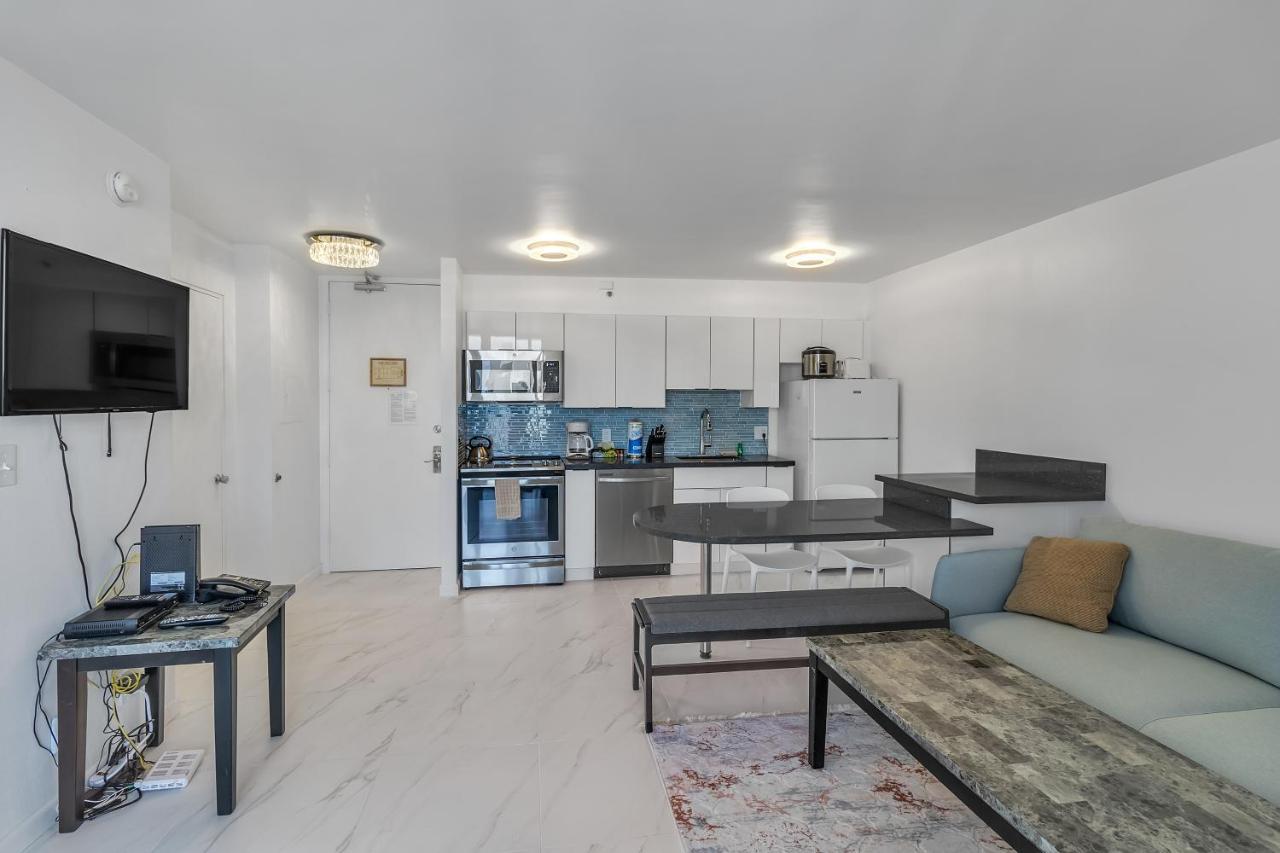 Sea View Condos At The Waikiki Banyan - Free Parking! Honolulu Ngoại thất bức ảnh